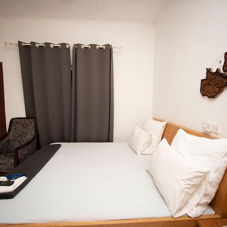 Marysin Guest House Аккра Екстер'єр фото